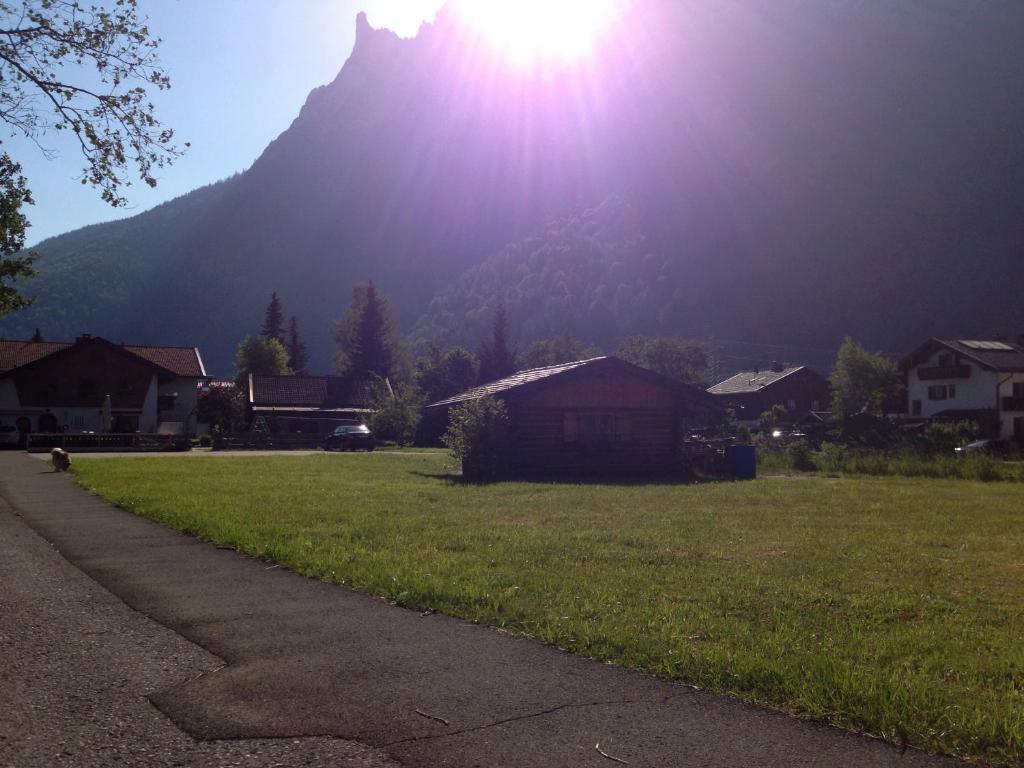 Gaestehaus Edlhuber Mittenwald Exterior photo
